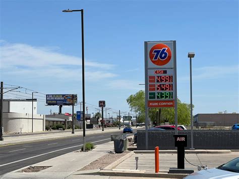 The big picture: (Relatively) <strong>cheap gas</strong> is good news for consumers, especially commuters. . Gas buddy phoenix
